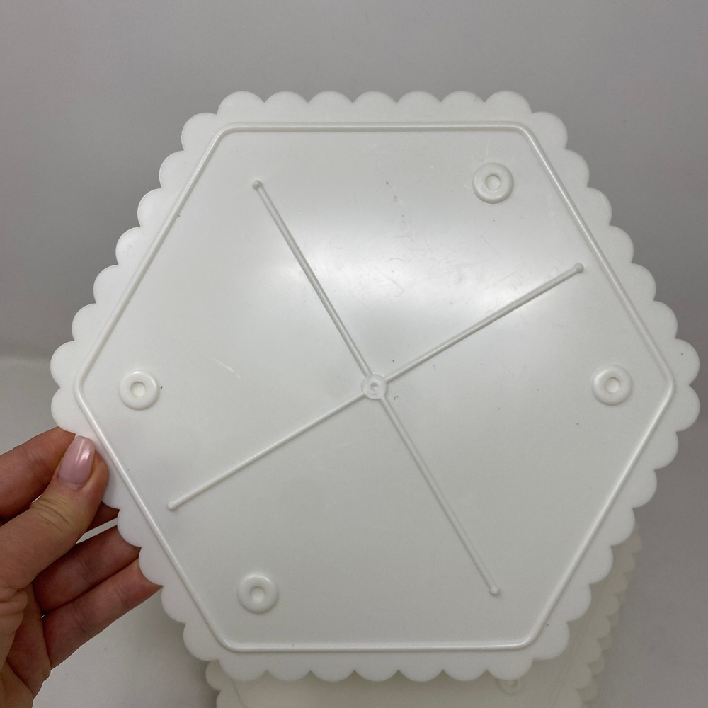 4 Wilton 11.5" & 9" Cake Separator Plates White Hexagon Scalloped 302-1748 - Picture 5 of 6